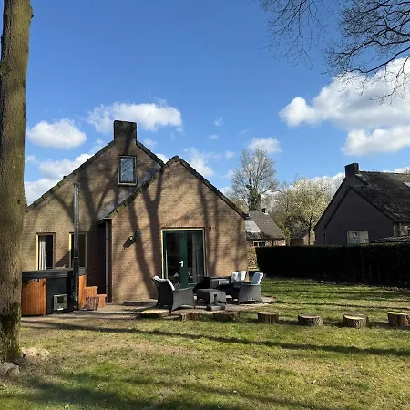 Holiday home Pure Wellness 121 Sauna Hottub & Massage *