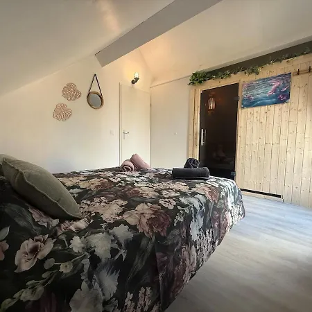 Pure Wellness 121 Sauna Hottub & Massage * Ewijk