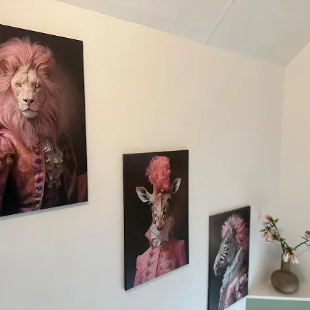 Pure Wellness 121 Sauna Hottub & Massage * Ewijk