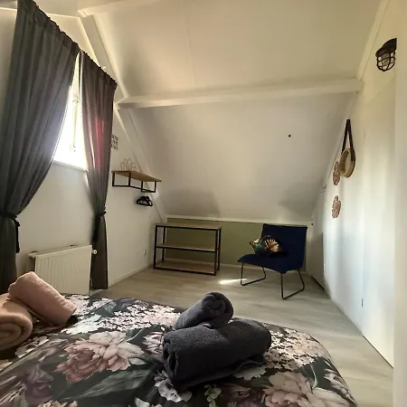 Holiday home Pure Wellness 121 Sauna Hottub & Massage Ewijk