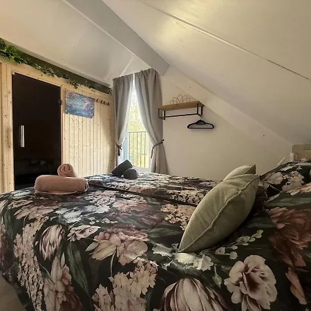 Pure Wellness 121 Sauna Hottub & Massage Holiday home