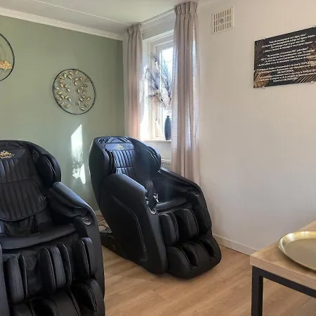 Holiday home Pure Wellness 121 Sauna Hottub & Massage