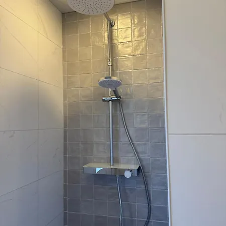 Pure Wellness 121 Sauna Hottub & Massage Holiday home