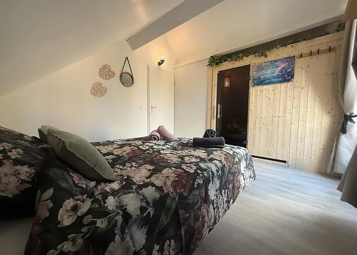 Pure Wellness 121 Sauna&massage&hottub * Ewijk