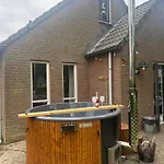 Pure Wellness 121 Sauna&massage&hottub * Ewijk