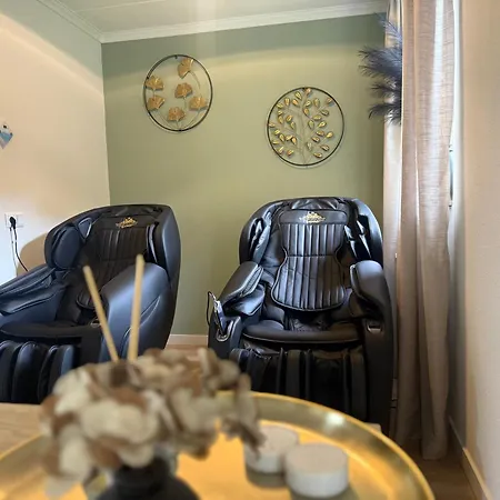 Pure Wellness 121 Sauna Hottub&massage