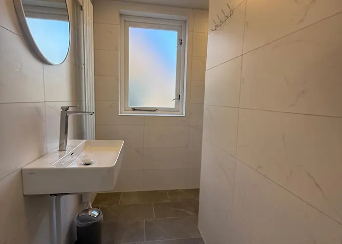 Pure Wellness 121 Sauna Hottub&massage Ferienhaus *